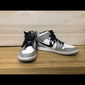 Jordan 1 “Smoke Grey”